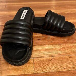Steve Madden Platform Slides